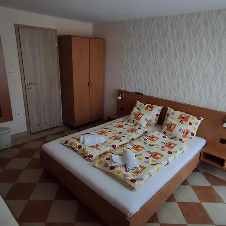Zoeld Vendeghaz Homestay *