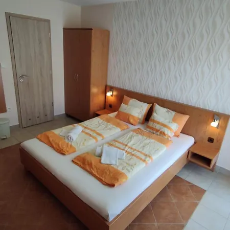 Zoeld Vendeghaz Homestay *